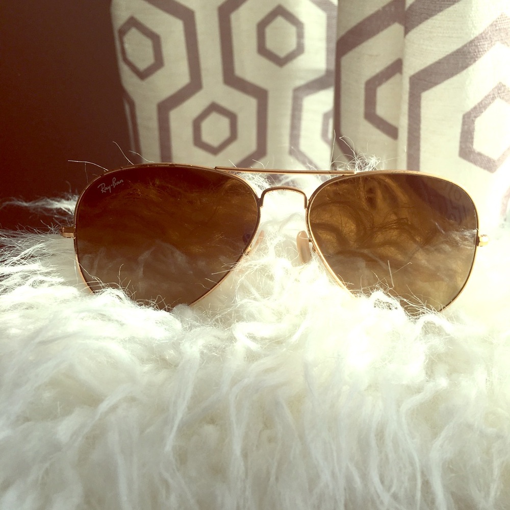 Raybans aviator sunglasses